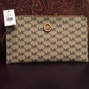 Michael Kors Fulton large zip Clutch/Wristlet